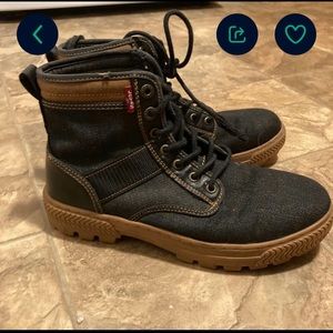 Woman boots size 9